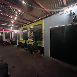Apartment Mainpark 4 Schlafzimmer Bis Zu 10 Personen Direkt Ueber Aschaffapartment Bei Aschaffenburg, Mainaschaff